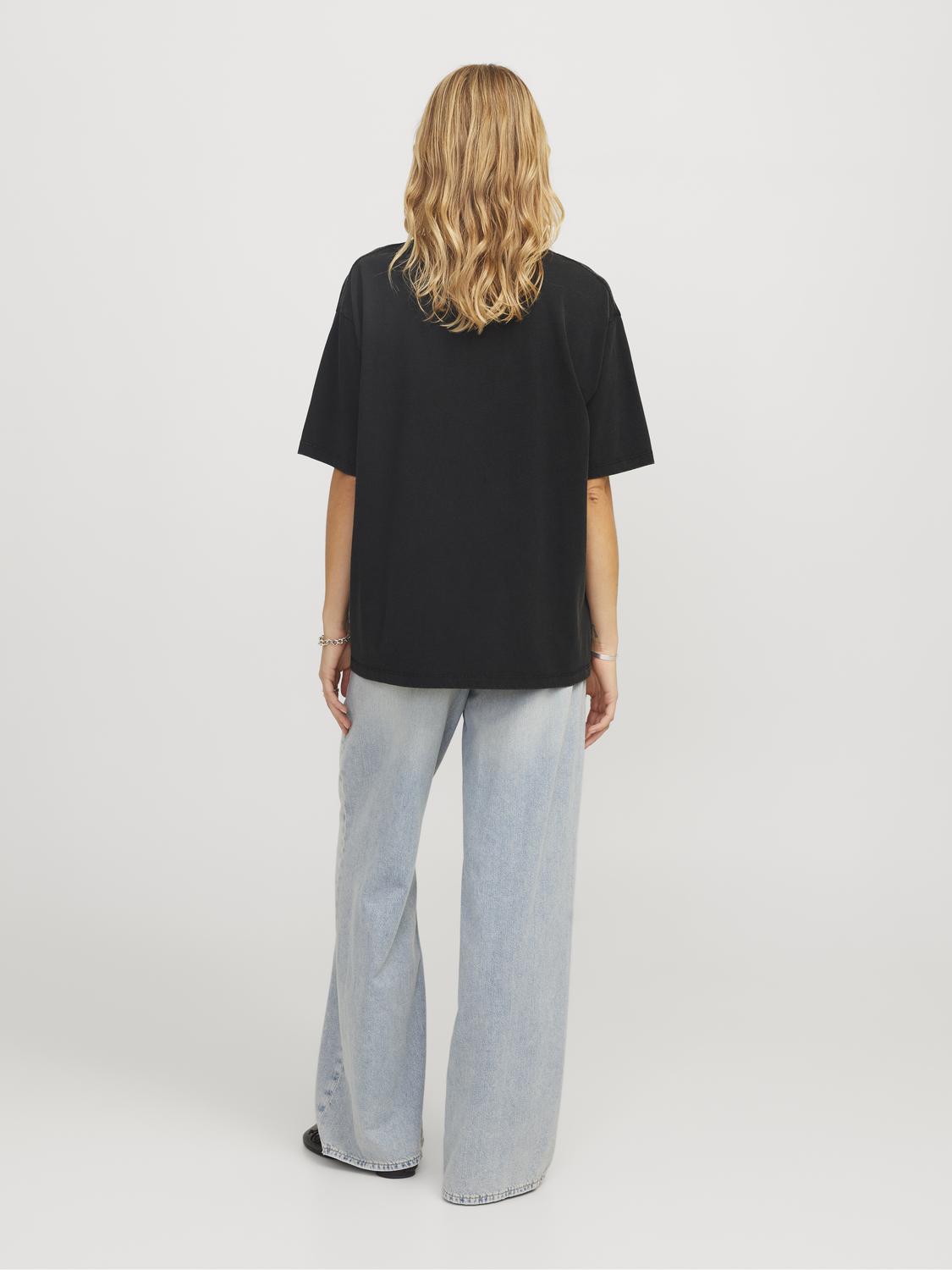 model_shot-back